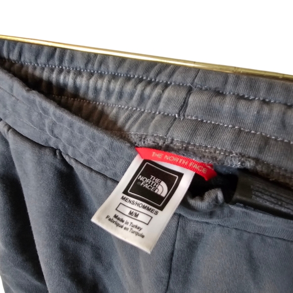 The North Face Men's Fleece Jogger Sweatpants - Gray with Zip Cargo Pocket - Picture 4 of 6